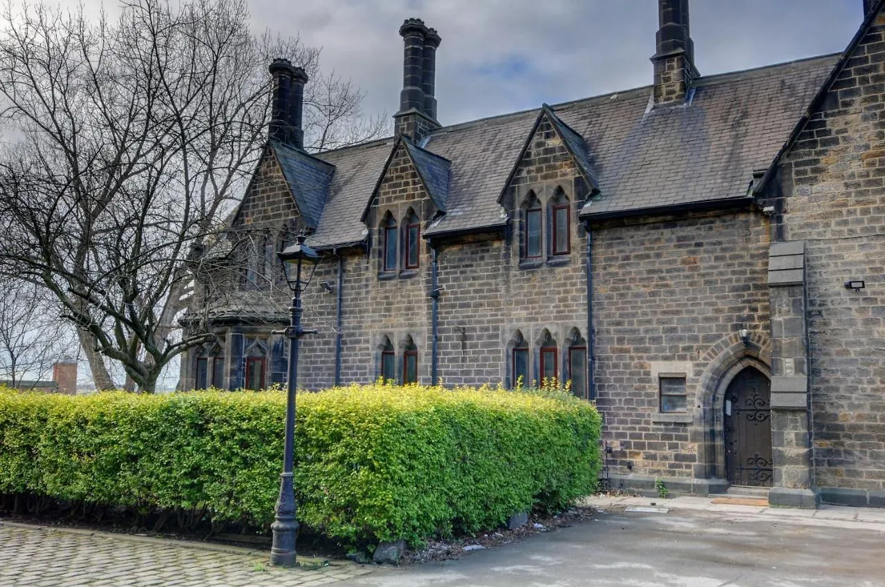 The Old Vicarage - Secure Parking, Fast Wifi, Garden Villa Leeds  Egyesült Királyság