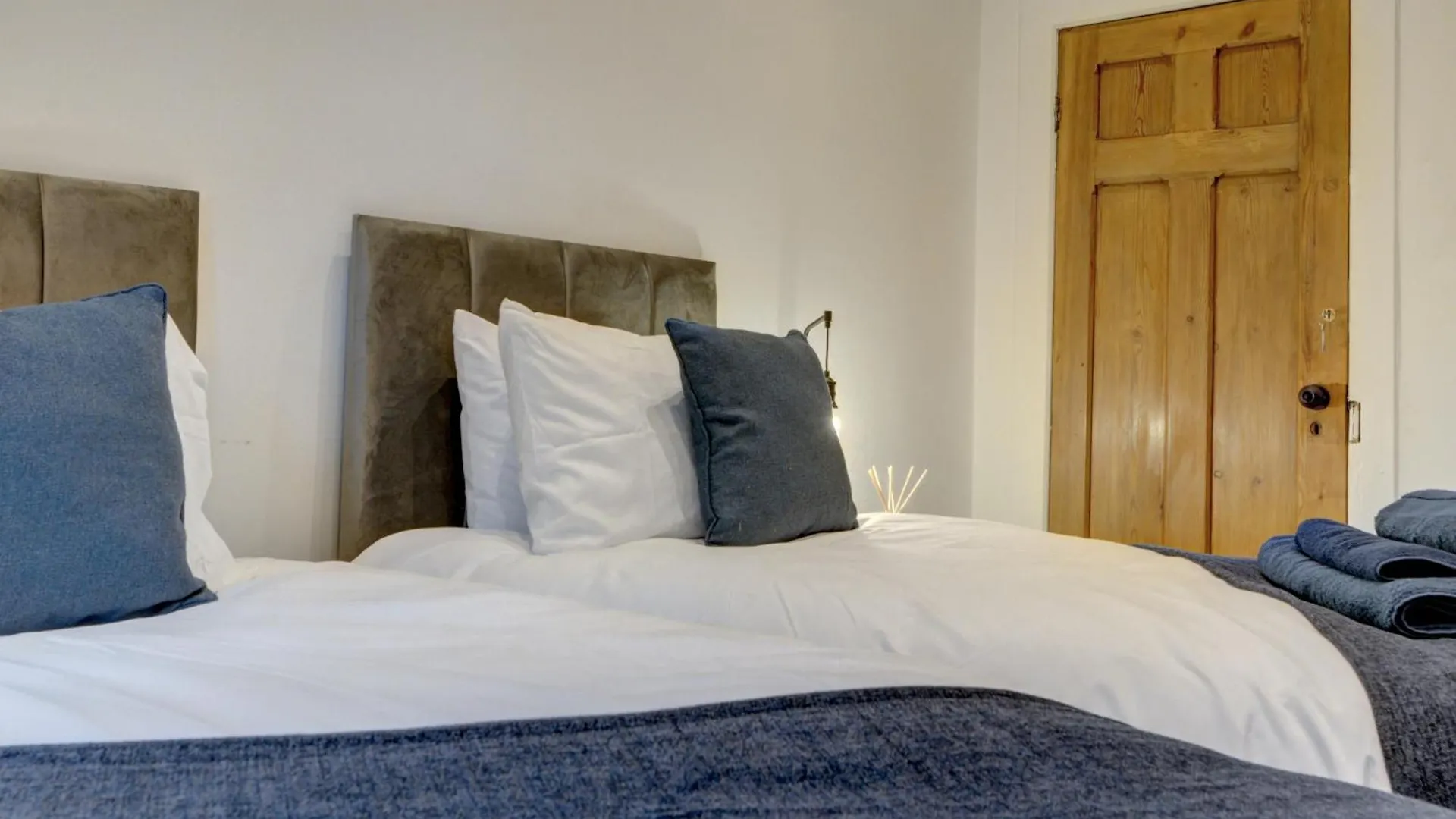 The Old Vicarage - Secure Parking, Fast Wifi, Garden Villa Leeds  Egyesült Királyság