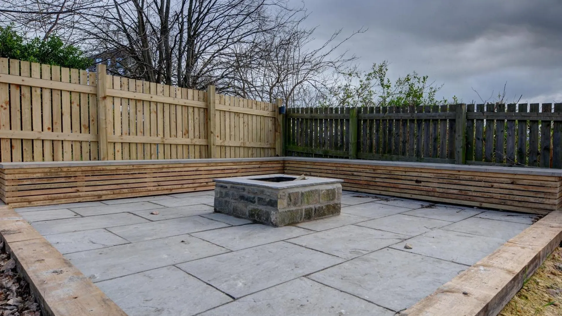 The Old Vicarage - Secure Parking, Fast Wifi, Garden Villa Leeds