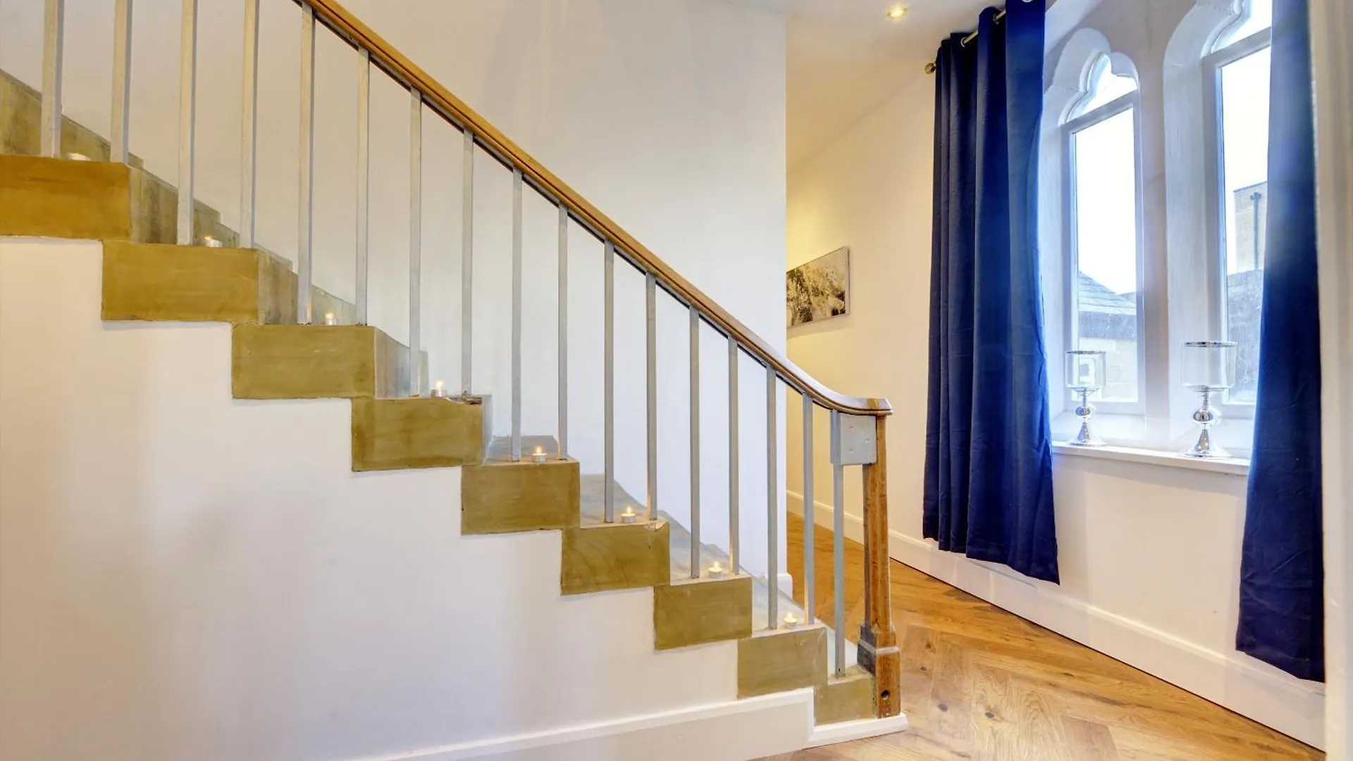 The Old Vicarage - Secure Parking, Fast Wifi, Garden Villa Leeds